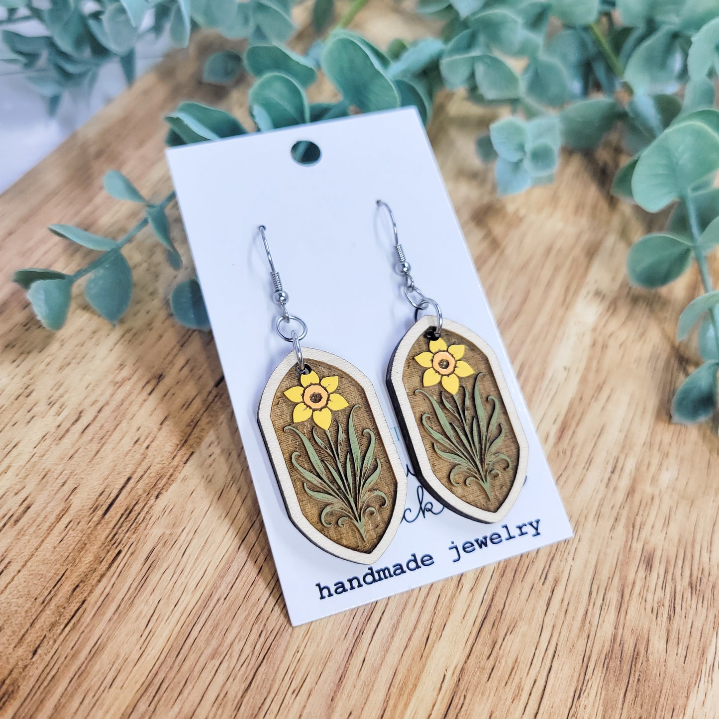 Yellow Daffodil Botanical Wood Dangle Earrings – Hand-Painted Floral Drops